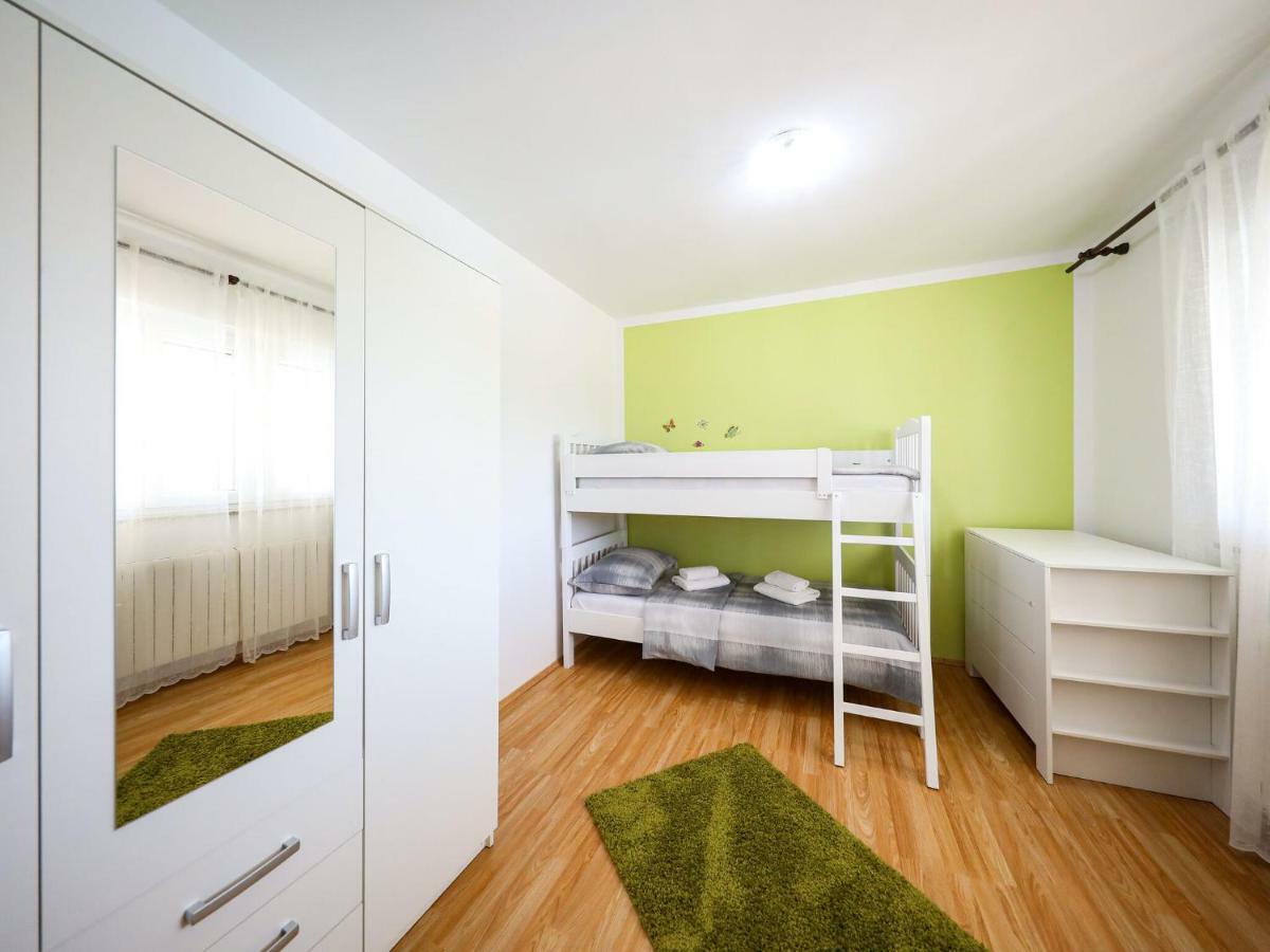Lovely Holiday Home In Policnik With Private Pool エクステリア 写真
